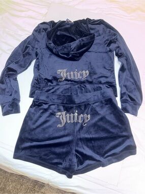 NWT Juicy Couture women’s Navy Velour Hoodie & Shorts Set sz XL